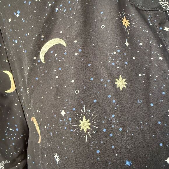 Torrid Georgette Hi-Low Short Sleeve Blouse Celestial Moon Stars $40 3 3X - Picture 6 of 9